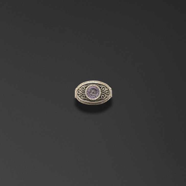 Anello di Novgorod con una gemma